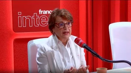 Canicules et sécheresse : "Cette crise climatique et météorologique doit inspirer d'autres méthodes de production", estime la ministre de l'Agriculture Annie Genevard