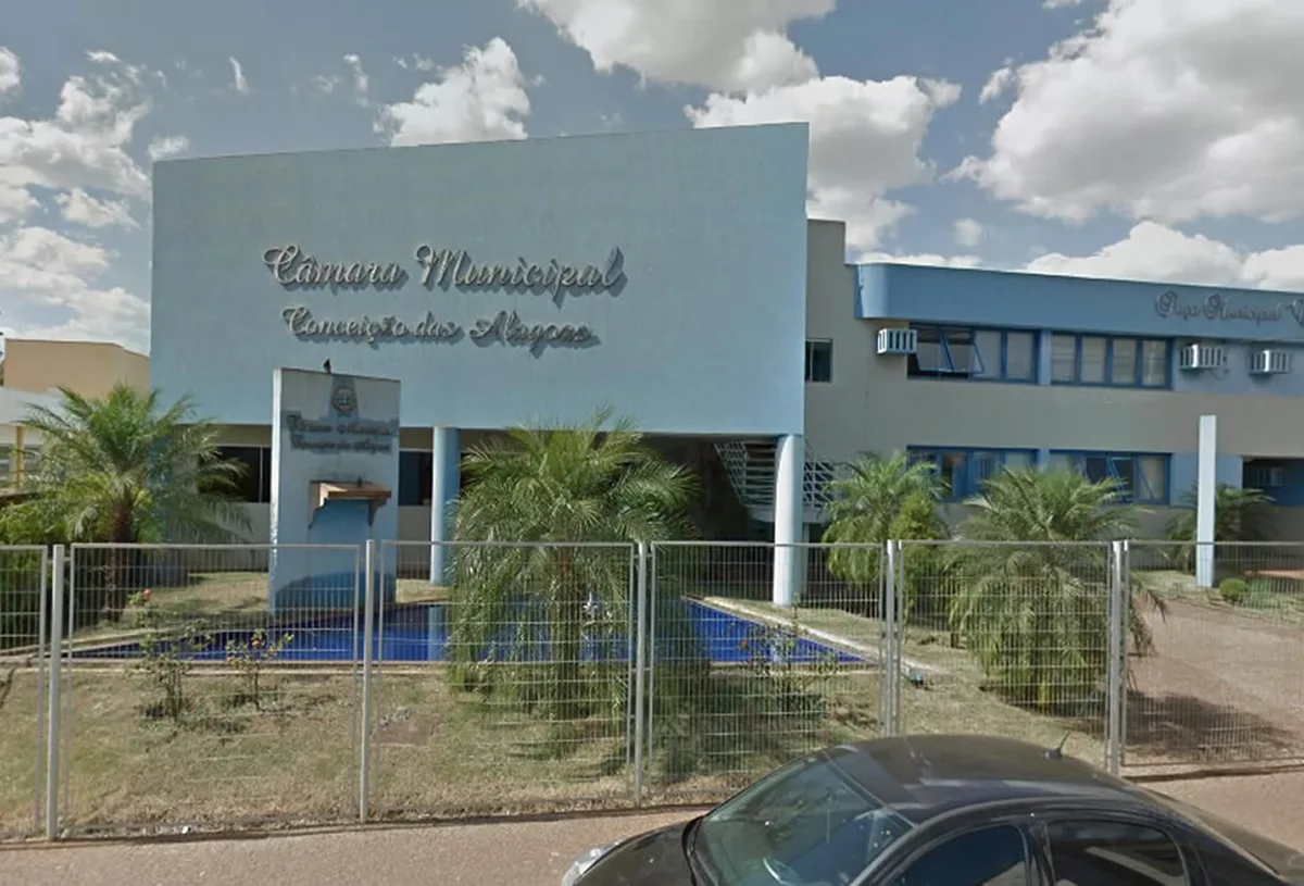 Justiça proíbe presidente de Câmara de se aproximar de servidora em MG