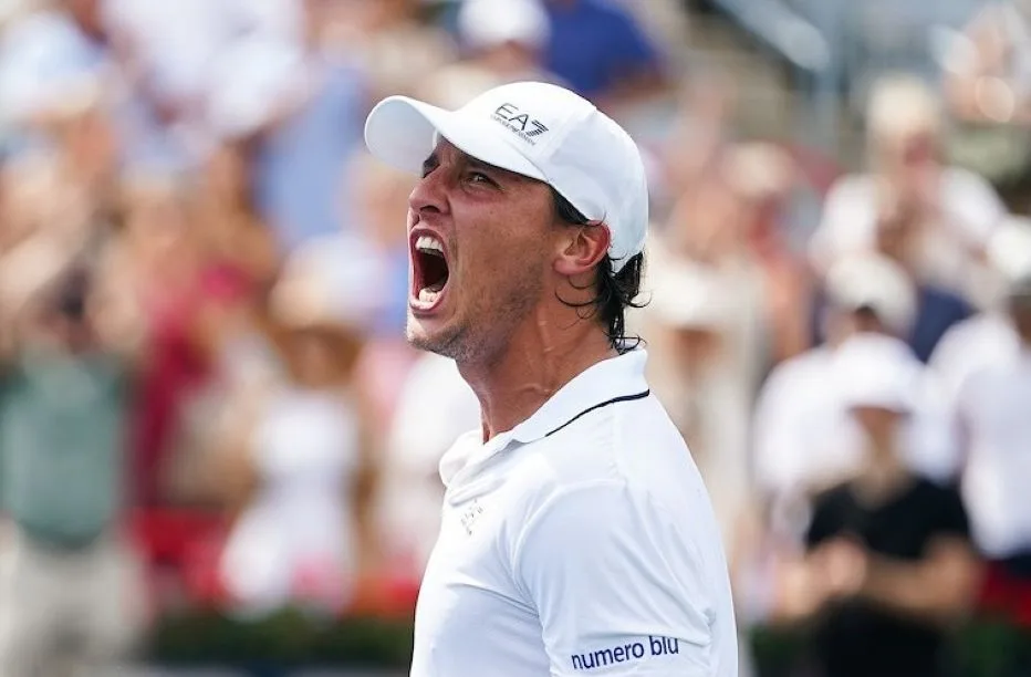 Darderi e Buse vencem em Winston-Salem, Fery bate Cruz Hewitt