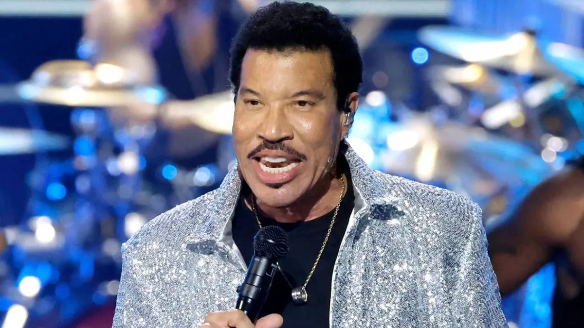 Lionel Richie hospitalized in ICU after St Louis concert