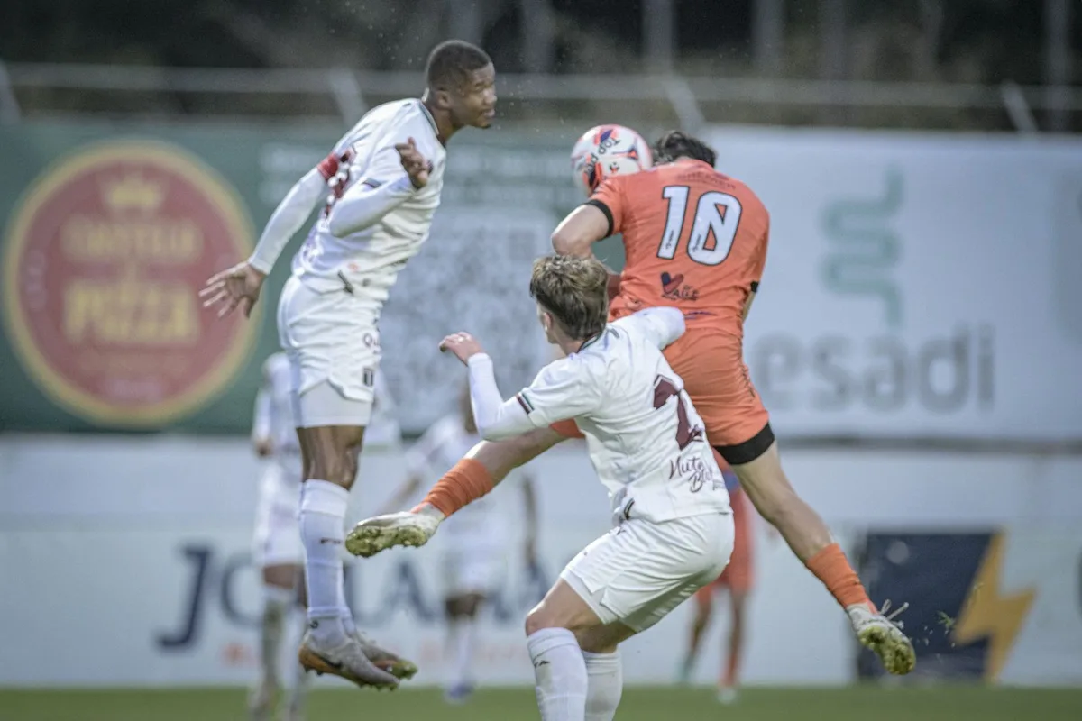 Santa Catarina vence o Blumenau na abertura da Copa SC