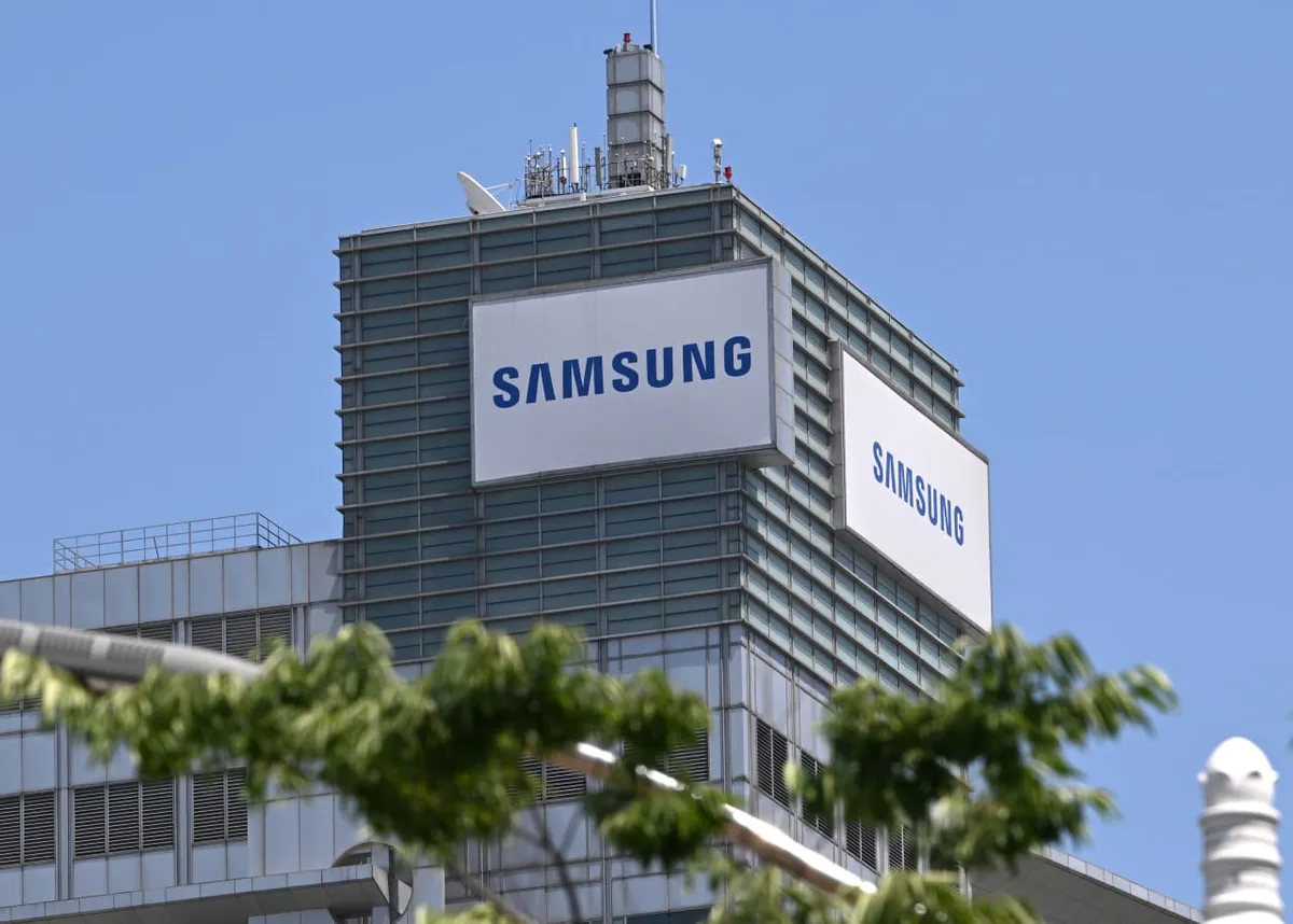 When it comes to stock buybacks, anything SK Hynix can do, Samsung can do bigger