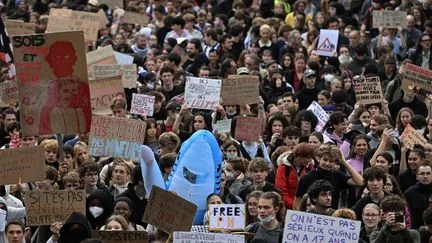 Mobilisation du 17 octobre : lycéens, étudiants, gilets jaunes... Des milliers de manifestants attendus dans toute la France