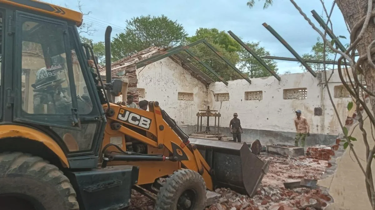 Demolition of century-old structures at Badanavalu khadi centre near Mysuru sparks ire of Gandhians