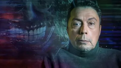 Último filme de Tim Curry terá homenagem ao ator após sua morte