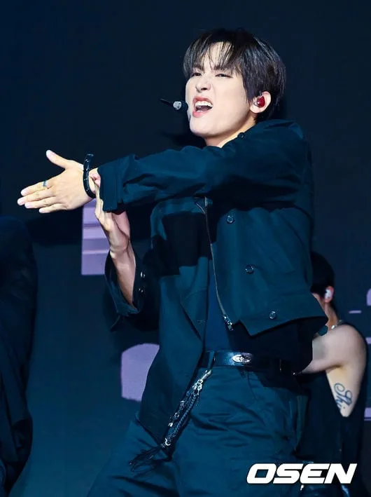 [사진]SF9 인성,'혼신의 열창'