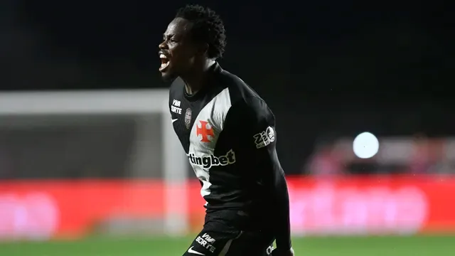 Vasco vence mesmo com um jogador a menos e abre vantagem na Copa do Brasil