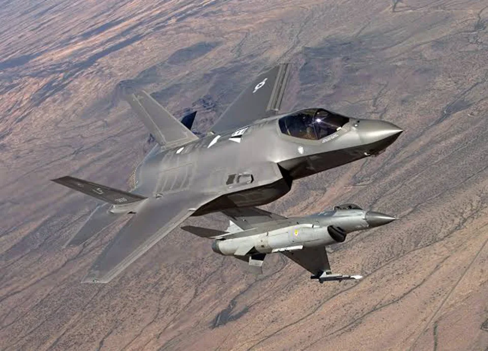 F-35 é o “melhor avião de combate do mundo”
