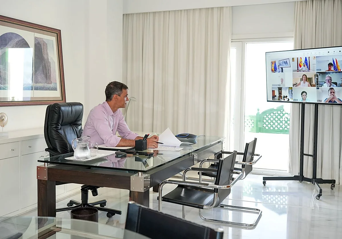 El director del Gabinete de Sánchez estuvo todo agosto de vacaciones en Japón durante el asalto a Ceuta