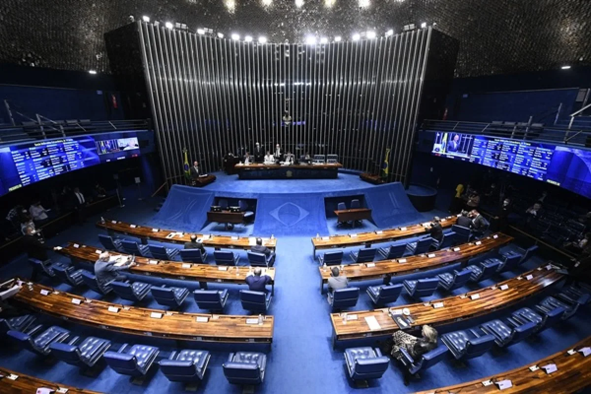 Senado tem 54 das 81 vagas em disputa; 32 senadores tentam reeleição