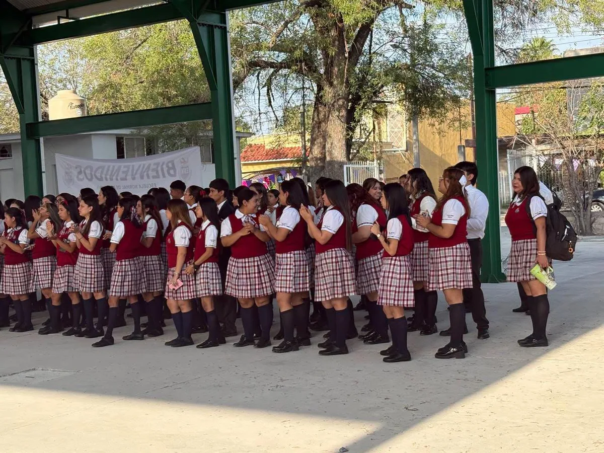 ¡Escuela nueva, pero sin luz! Normalistas de Monclova arrancan ciclo escolar con carencias