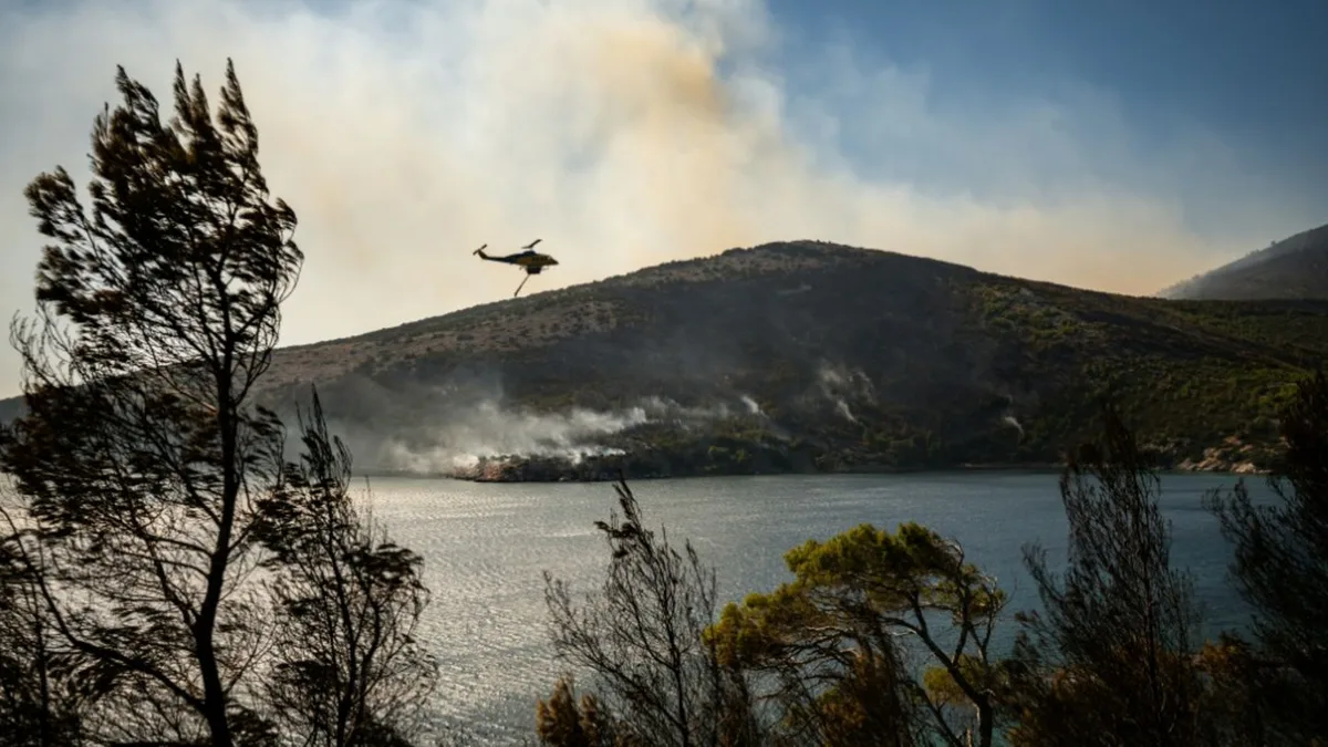 Drei Tote bei Waldbränden auf griechischer Insel Salamis und in Spanien