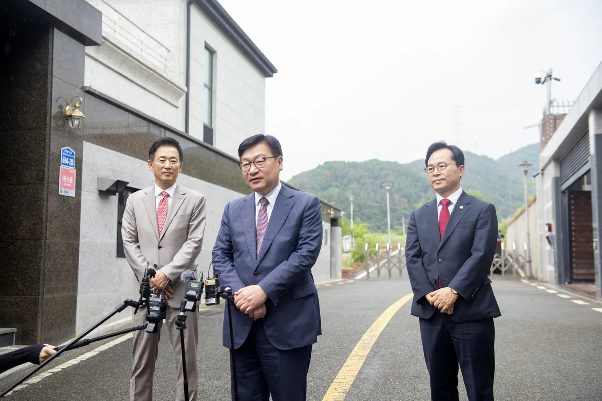 박근혜, 국힘 연찬회 참석하나…정점식 초청에 “검토”