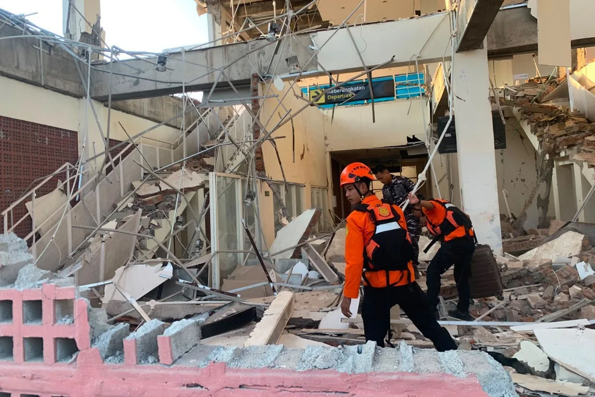 En Indonésie, un puissant séisme fait au moins 53 morts sur l’île de Florès