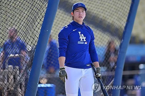 김혜성 MLB 가을야구 뛰나…다저스 감독, 로스터 포함 논의 중