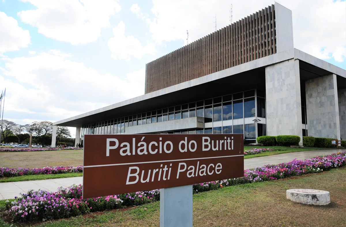Eleições no DF: candidatos fecham semana de campanha com passeatas e críticas ao governo