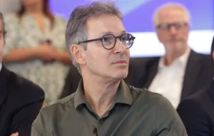 ‘Toda a direita vai estar unida no 2º turno’, diz Romeu Zema no 1º dia de campanha