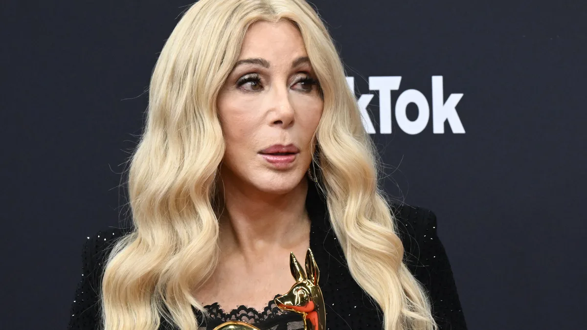 Emotional Cher Pinpoints Dolly Parton’s Singular Gift