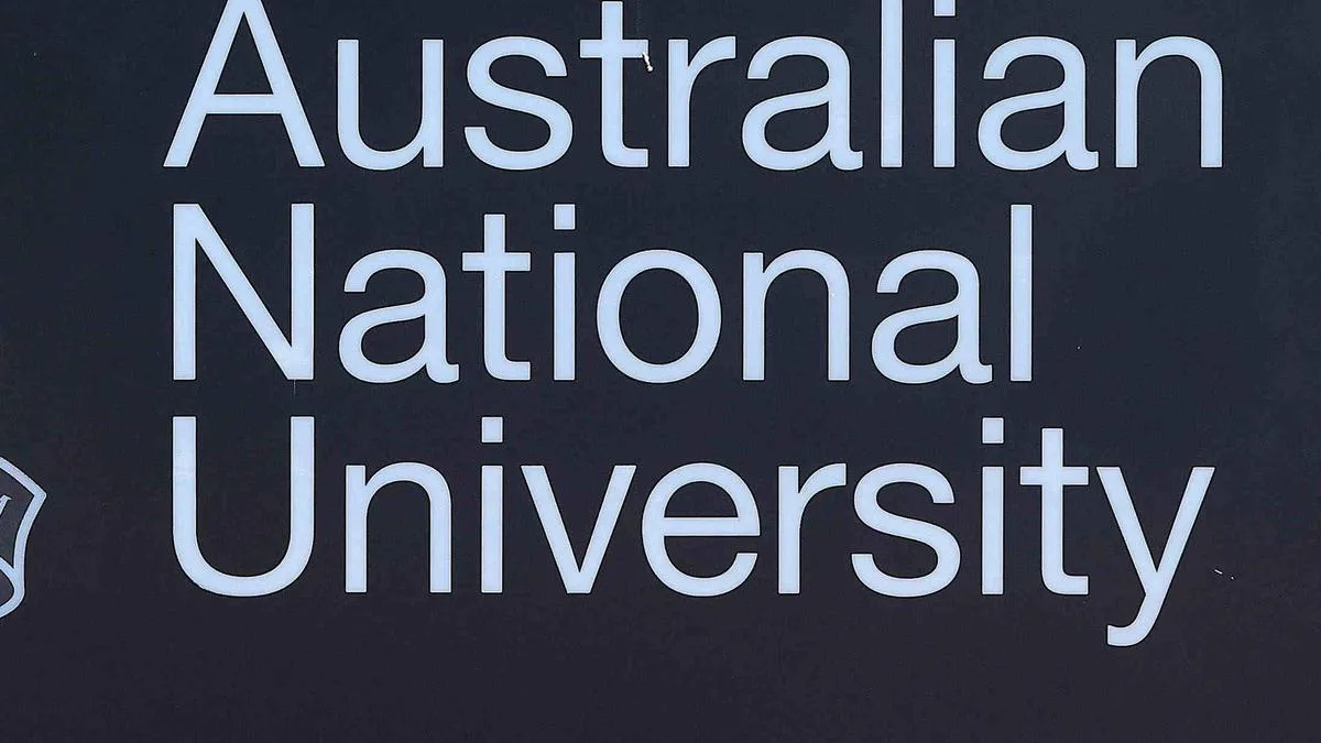 Chinese students in limbo after ANU partnership axed over security fears