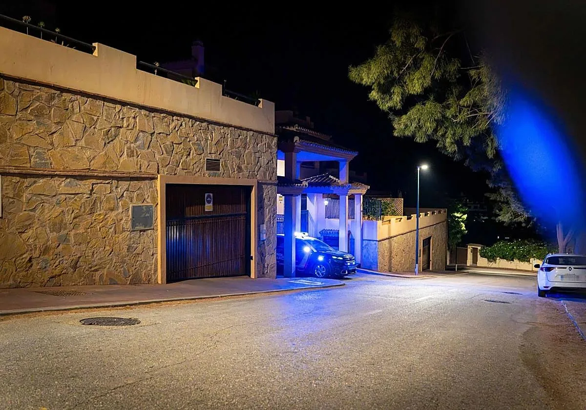 Una menor alerta a Emergencias de que su padre intenta estrangular a su madre en su vivienda de Málaga