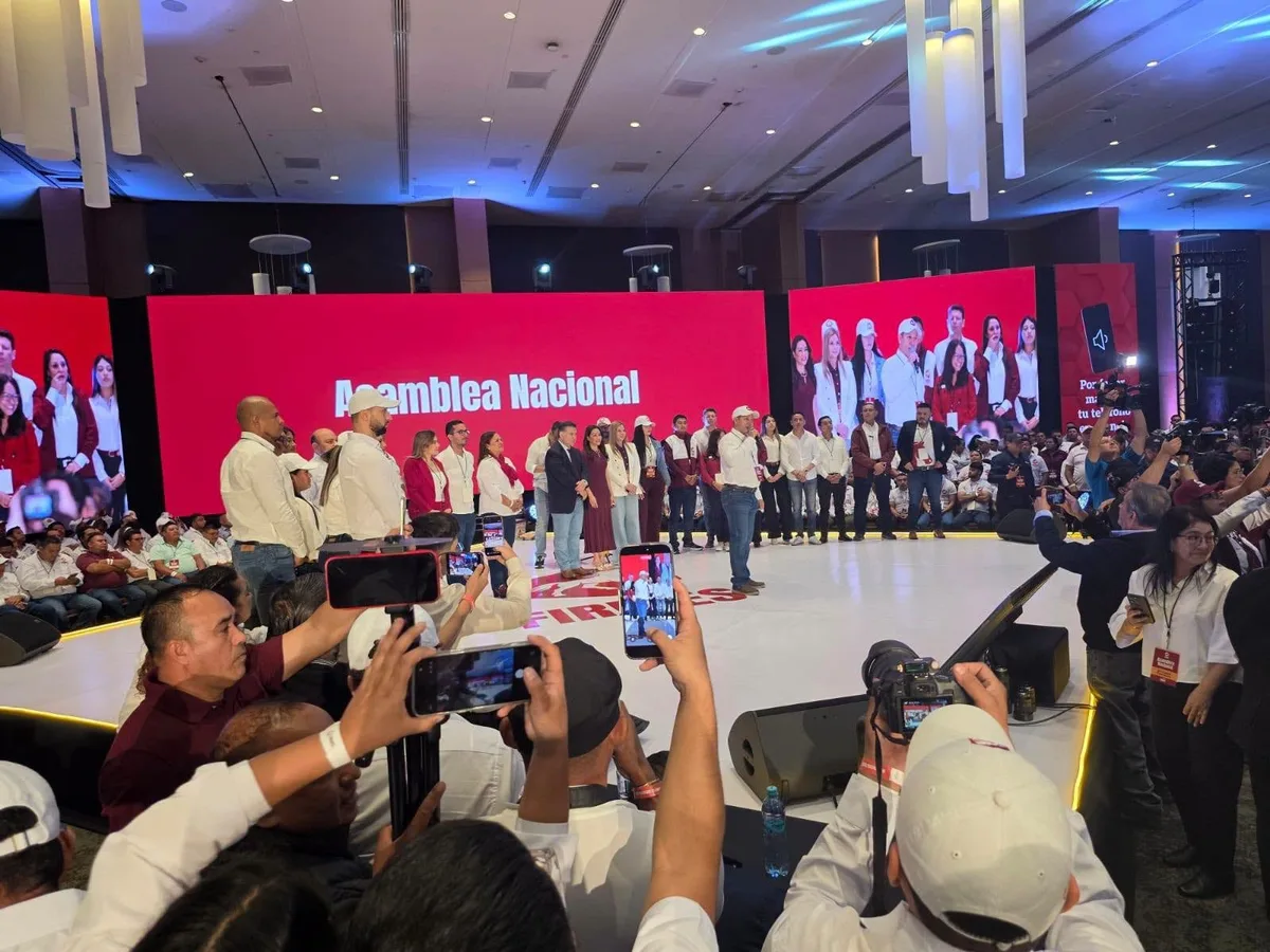 El partido Firmes se formalizó en Guatemala tras la transformación de Revolución, con el regreso del expresidente Alfonso Portillo regresó a la política
