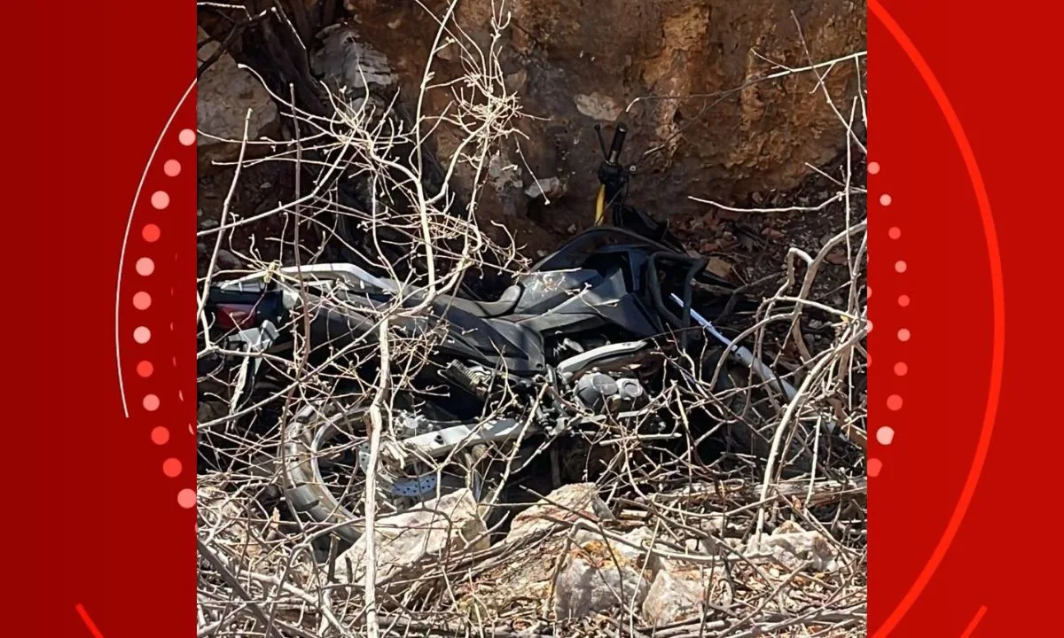 Motocicleta e outros pertences de advogado desaparecido são achados em área de vegetação na BA