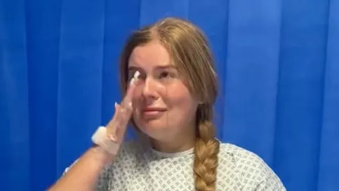 Sie dachte an ein eingewachsenes Haar - Influencerin landet nach Intimrasur auf OP-Tisch