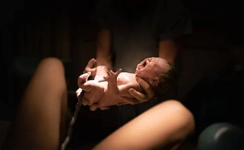 En Panamá salvan a bebé del vientre de su madre asesinada; la mujer tenía 8 meses de embarazo