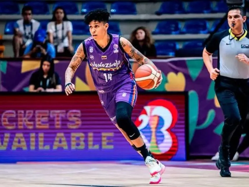 Waleska Pérez se despide de la selección nacional de baloncesto