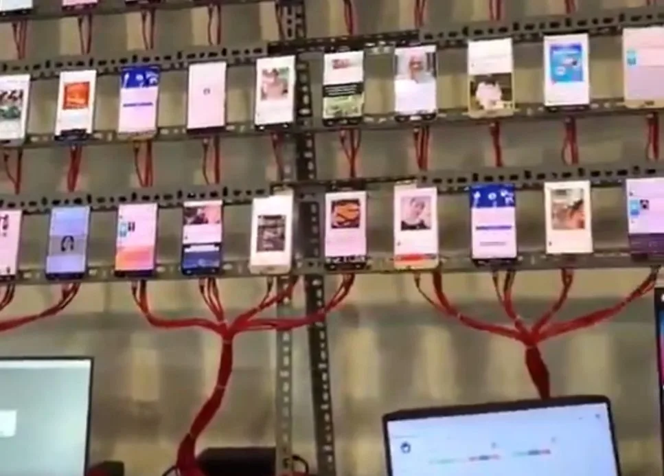 Cómo operan las granjas de bots en la política latinoamericana
