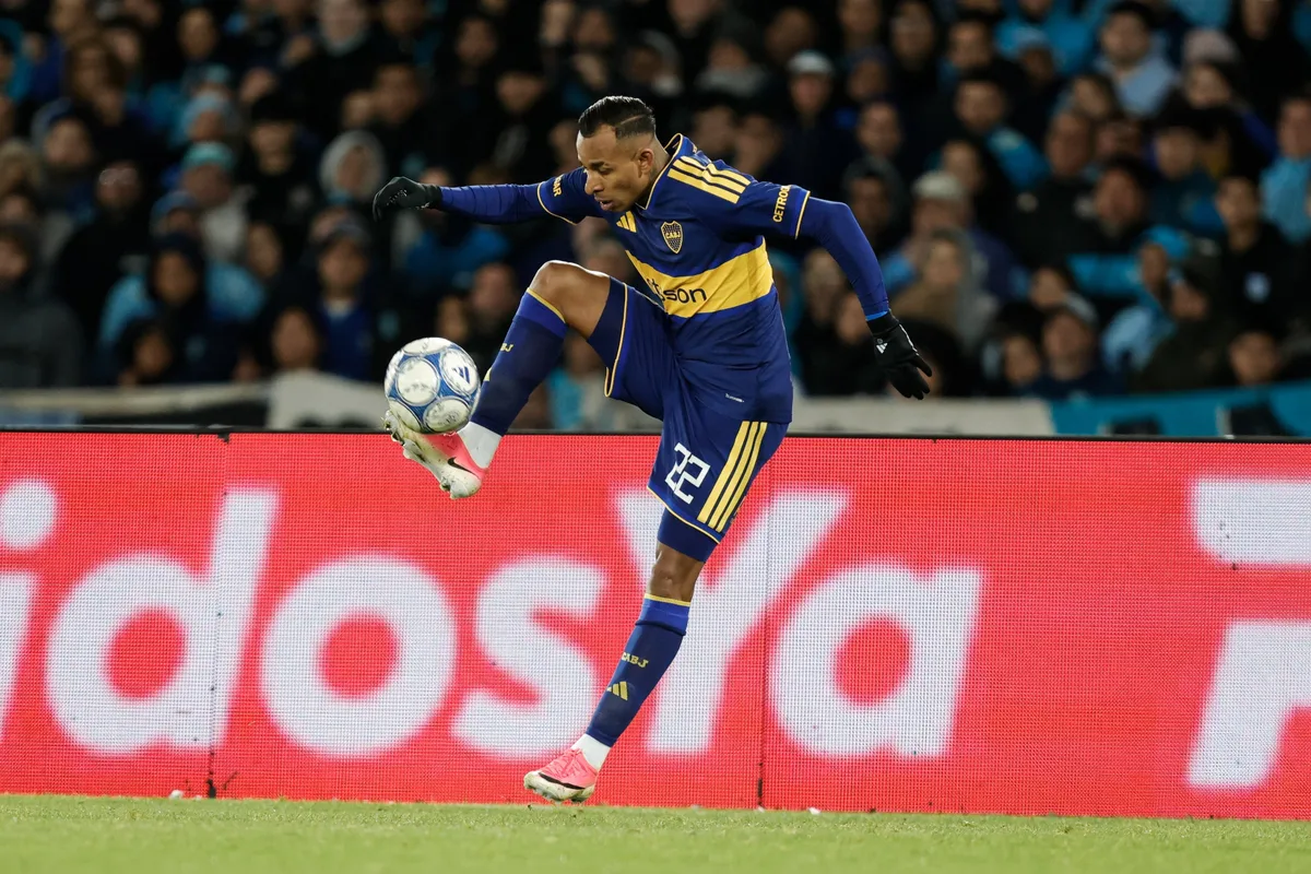 A qué hora juega Boca hoy