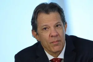 Motorista de Haddad depõe e mantém versão sobre horários; polícia fala em contradição