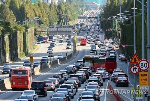"귀성길 안전벨트 꼭!"…차 뒷좌석 청소년 10명 중 4명 '미착용'
