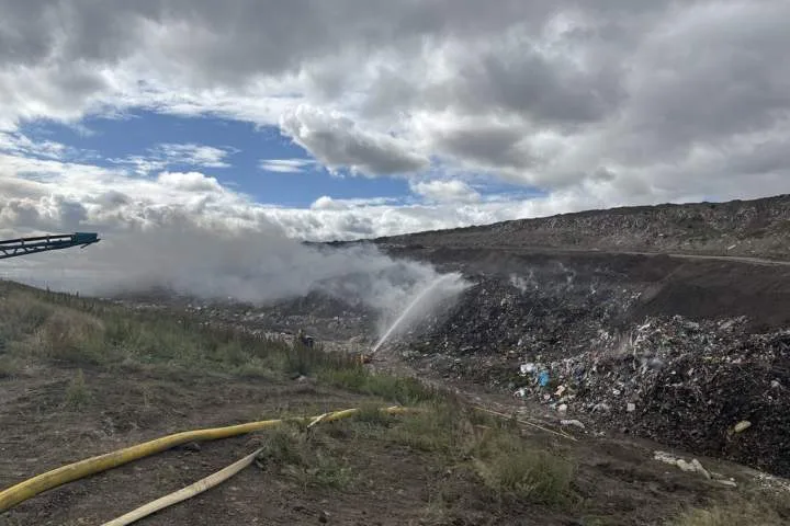 Air quality data to be released on smoke from stubborn Calgary landfill fire