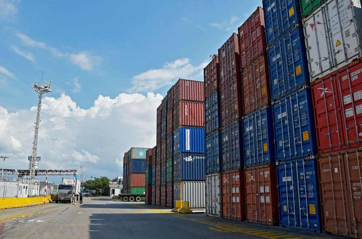 Importaciones de Colombia se dispararon 27% en junio y el déficit comercial aumentó