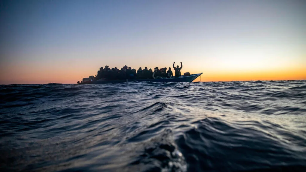 Plus de 300 personnes secourues à bord d'une pirogue au large des côtes mauritaniennes