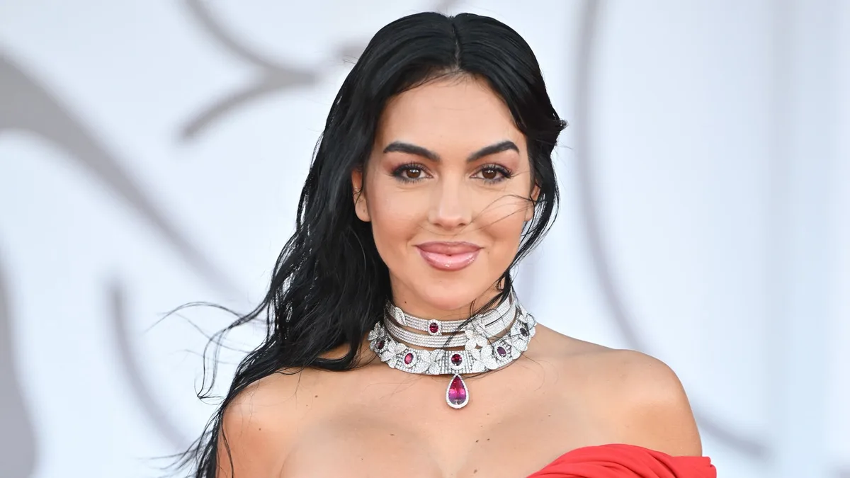 Georgina muestra su faceta más madraza: el vídeo de su día a día con sus hijos y sus perros que revoluciona las redes