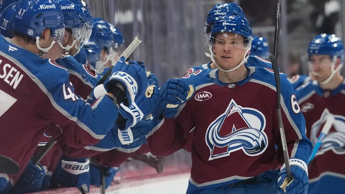 Nathan MacKinnon has goal and 3 assists, Artturi Lehkonen scores twice as Avs beat Penguins 5-2