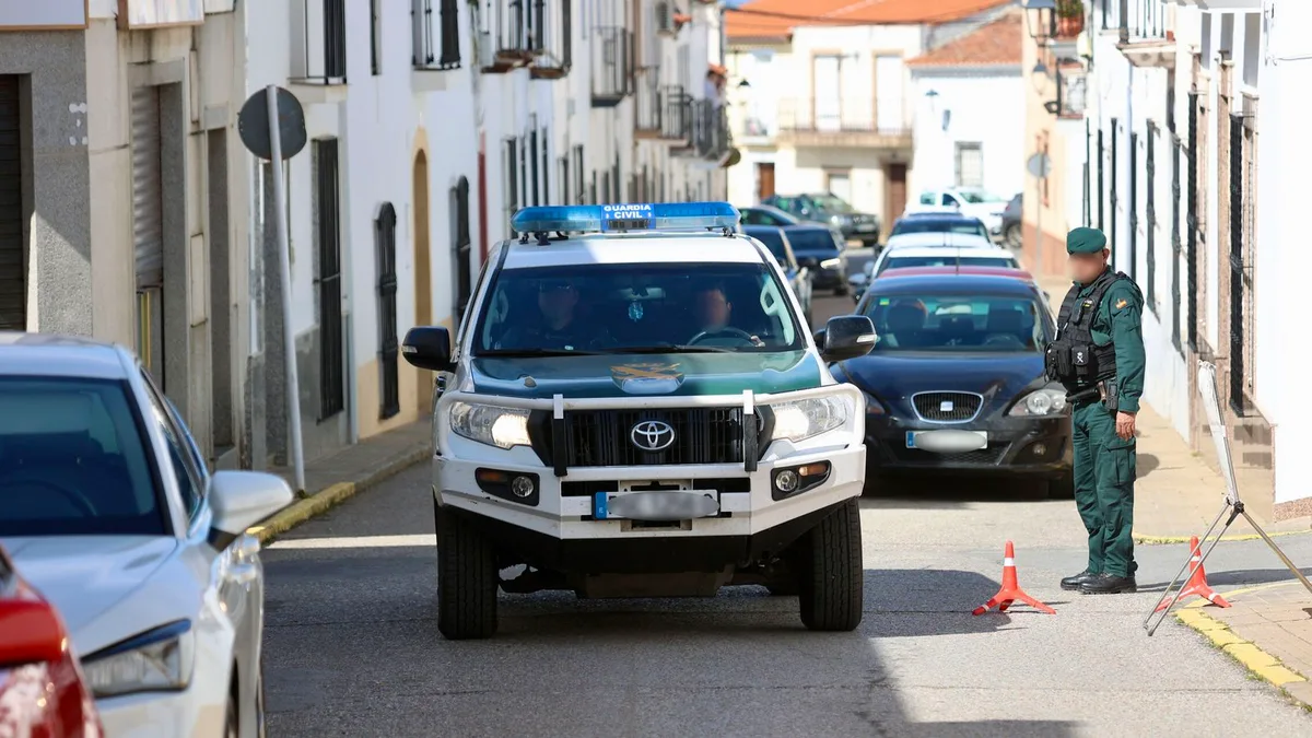 Muere uno de los trabajadores atrapados en el derrumbe de un edificio en Sariñena (Huesca)