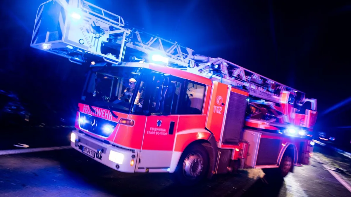Brände: Vier Menschen bei Brand verletzt - eine Person schwer