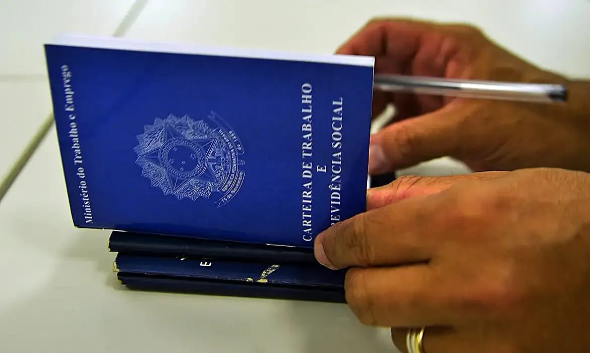 Brasil cria 58,5 mil postos de trabalho em julho