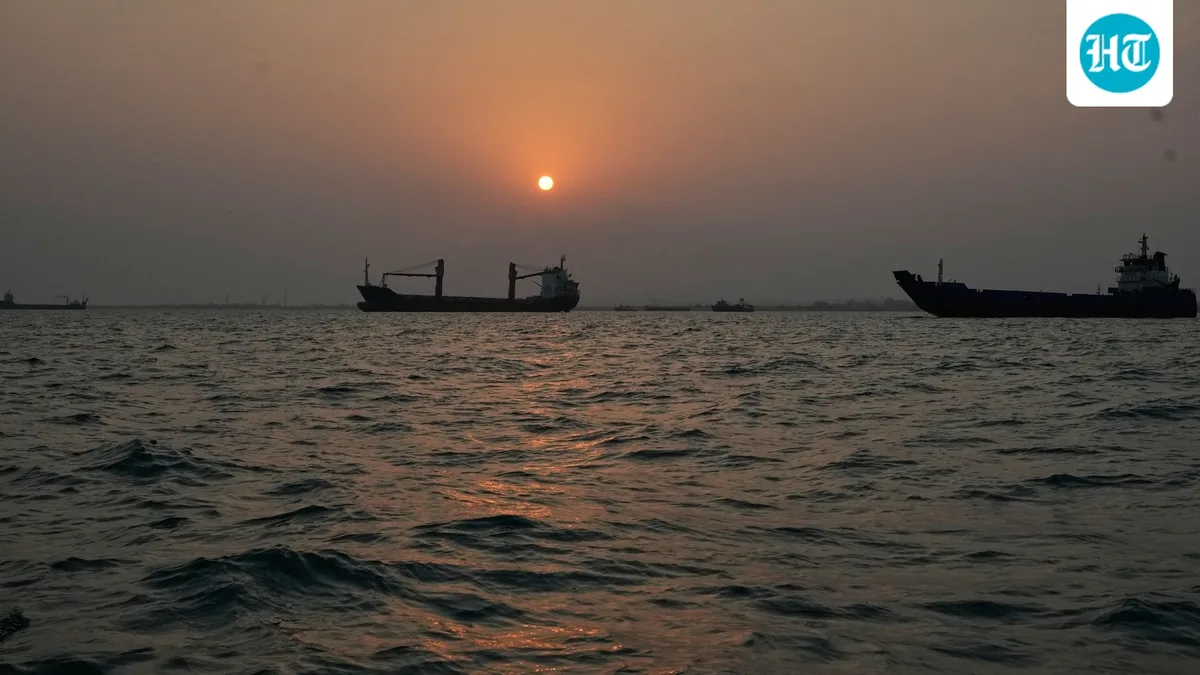 New report of attack on Strait of Hormuz shipping fans fears of threats to oil supplies