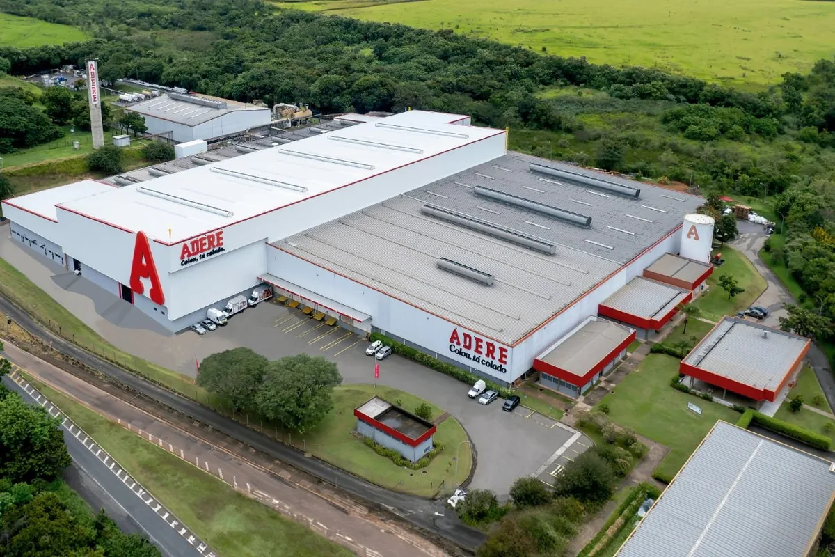Conheça a fabricante de 60 anos no interior de SP que vai faturar R$ 1 bilhão com fitas adesivas