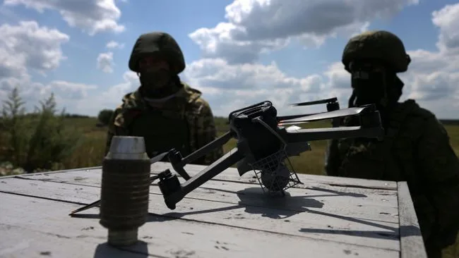 ВСУ безуспешно атаковали российскую "Ниву" четырьмя FPV-дронами
