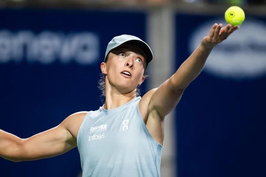 Swiatek volta ao top 5, Rybakina fica mais perto de Sabalenka