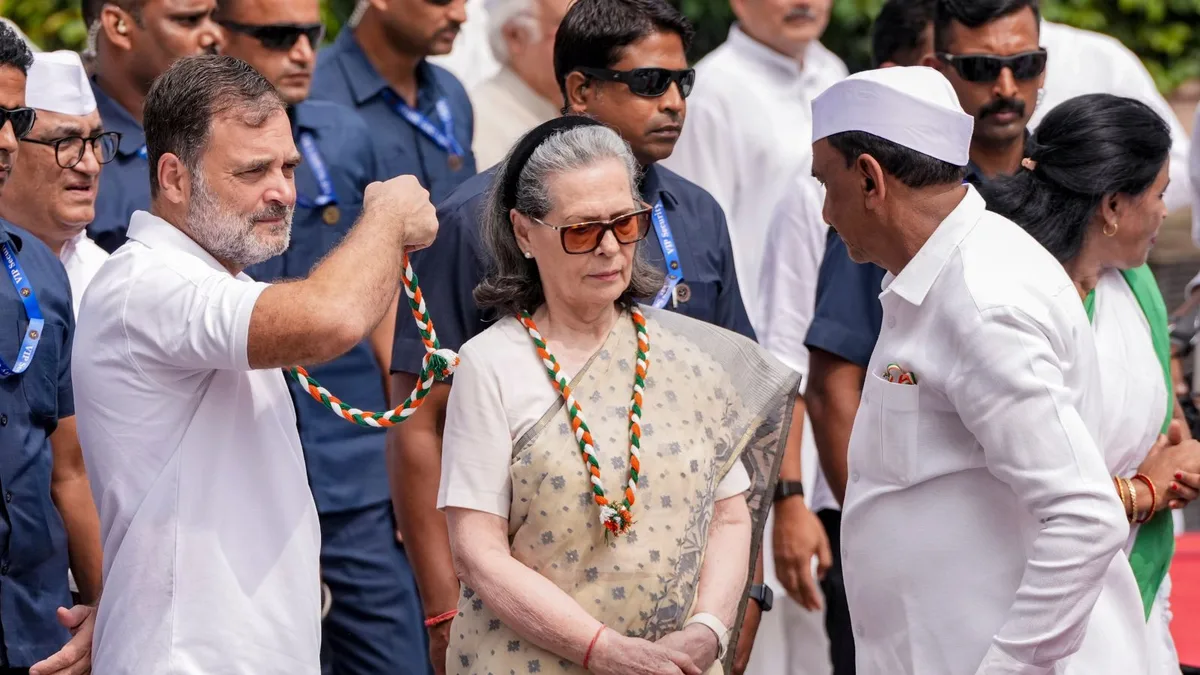 Vande Mataram ‘disruption’: Supreme Court advocate’s complaint against Sonia, Rahul Gandhi