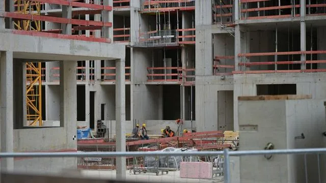 Wohnung und Büro: Umfrage: Optimisten in der Immobilienbranche selten