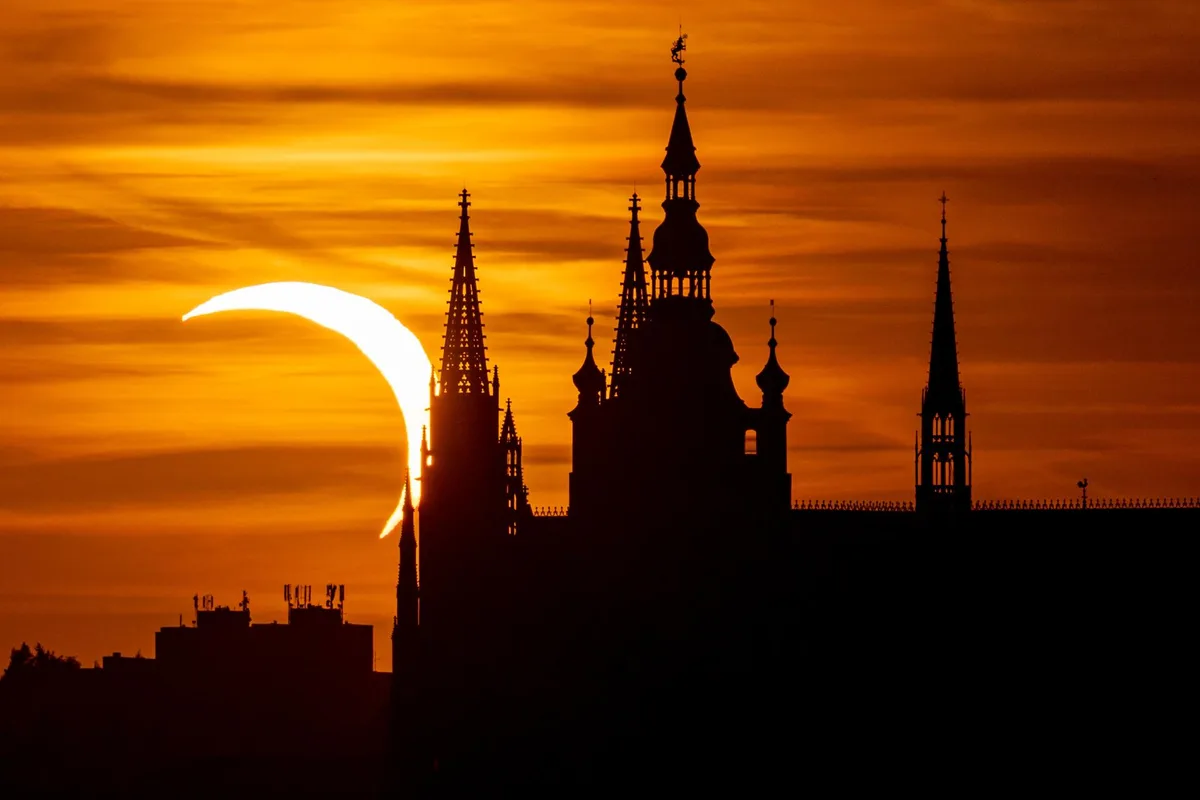 El espectáculo astronómico continúa con otro eclipse total en 2027 y uno anular en 2028