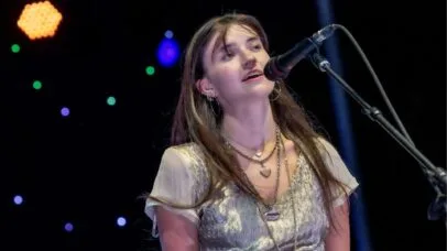 Você ainda vai adorar a música de Emma Ogier. Aguarde só um pouco