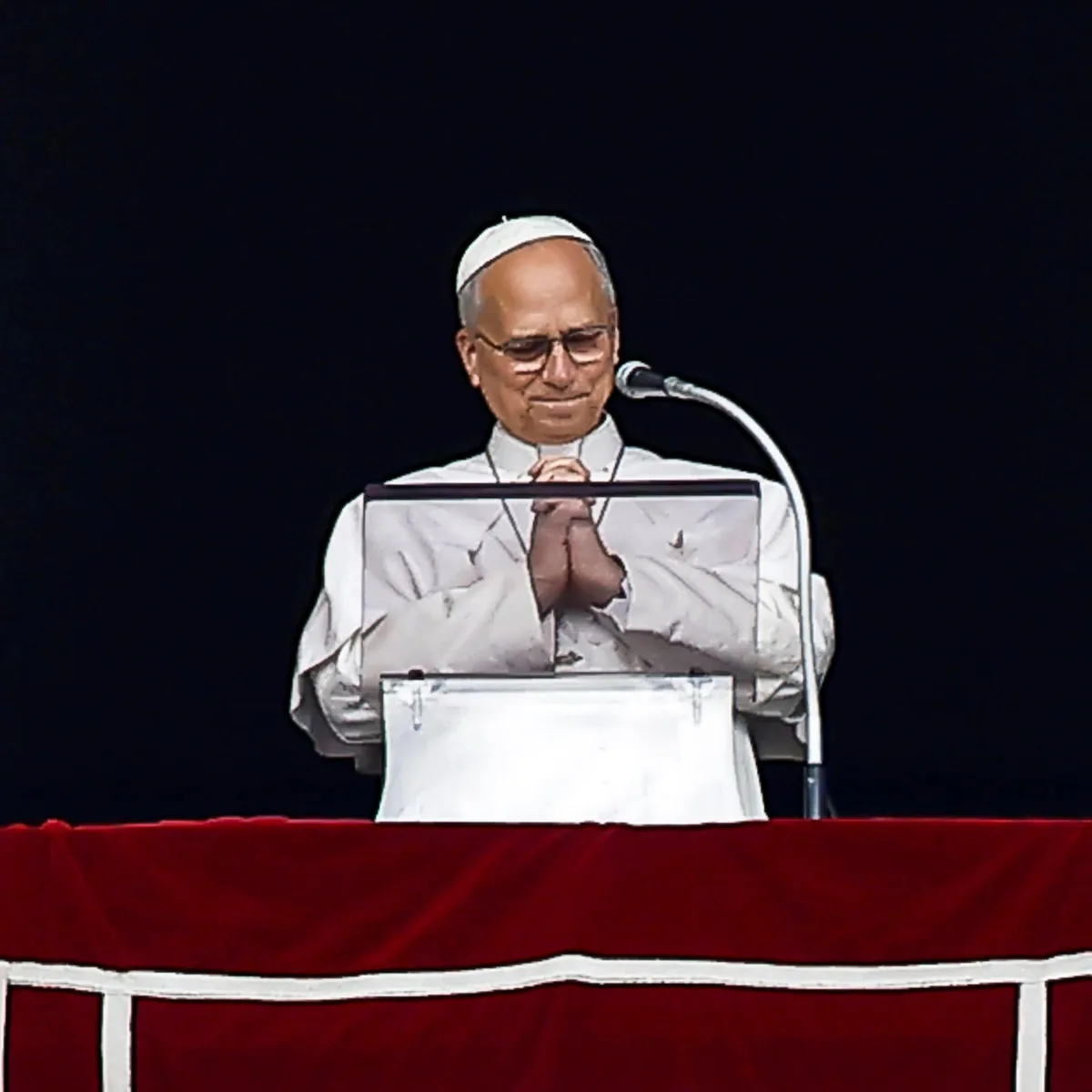Krebserkrankung - Fünf Tage nach Lungen-OP: Papst spricht Angelus-Gebet im Vatikan vor tausenden Gläubigen